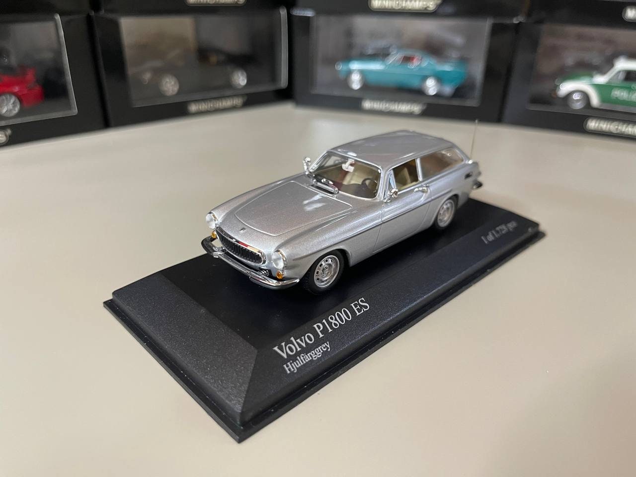 Volvo P1800 ES 1:43 Minichamps Gray - Etsy