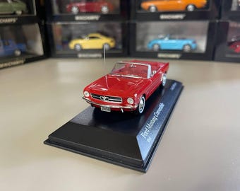 Ford Mustang Convertible 1:43 Minichamps Red