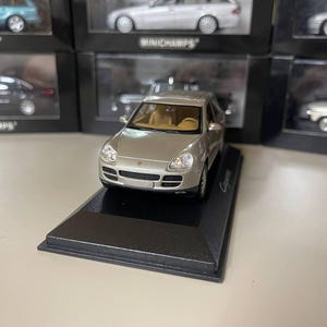 Porsche Cayenne 1:43 Minichamps
