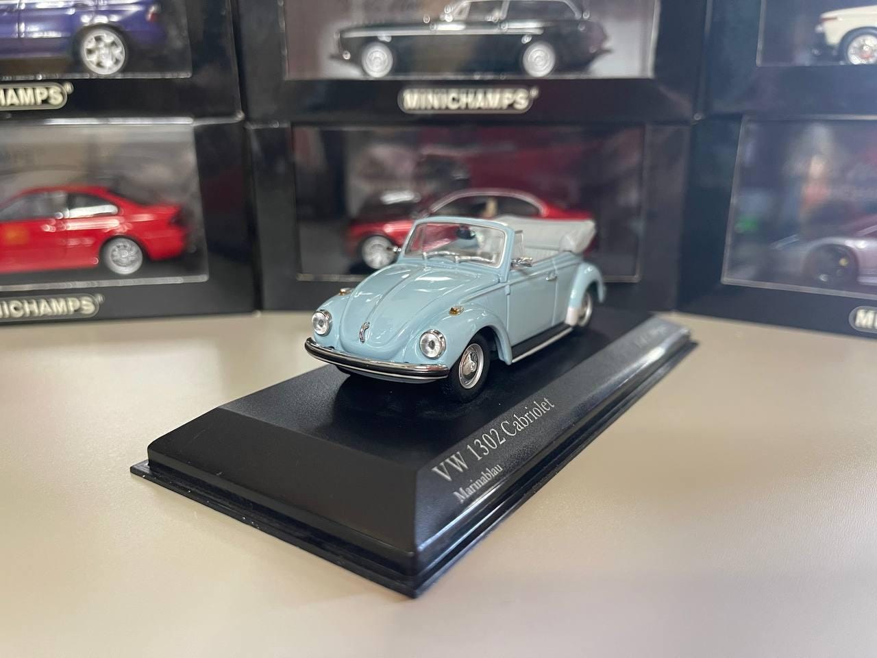 Volkswagen 1302 Green 1:43 430055010 MINICHAMPS diecast model car
