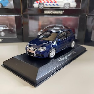 VolksWagen Golf 5 R32 1:43 Maxichamps Bleu