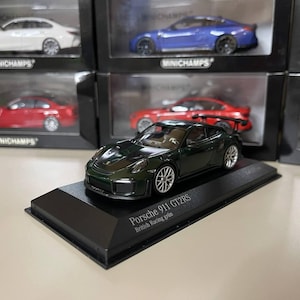 Porsche 911 GT2 RS 1:43 Verde Minichamps