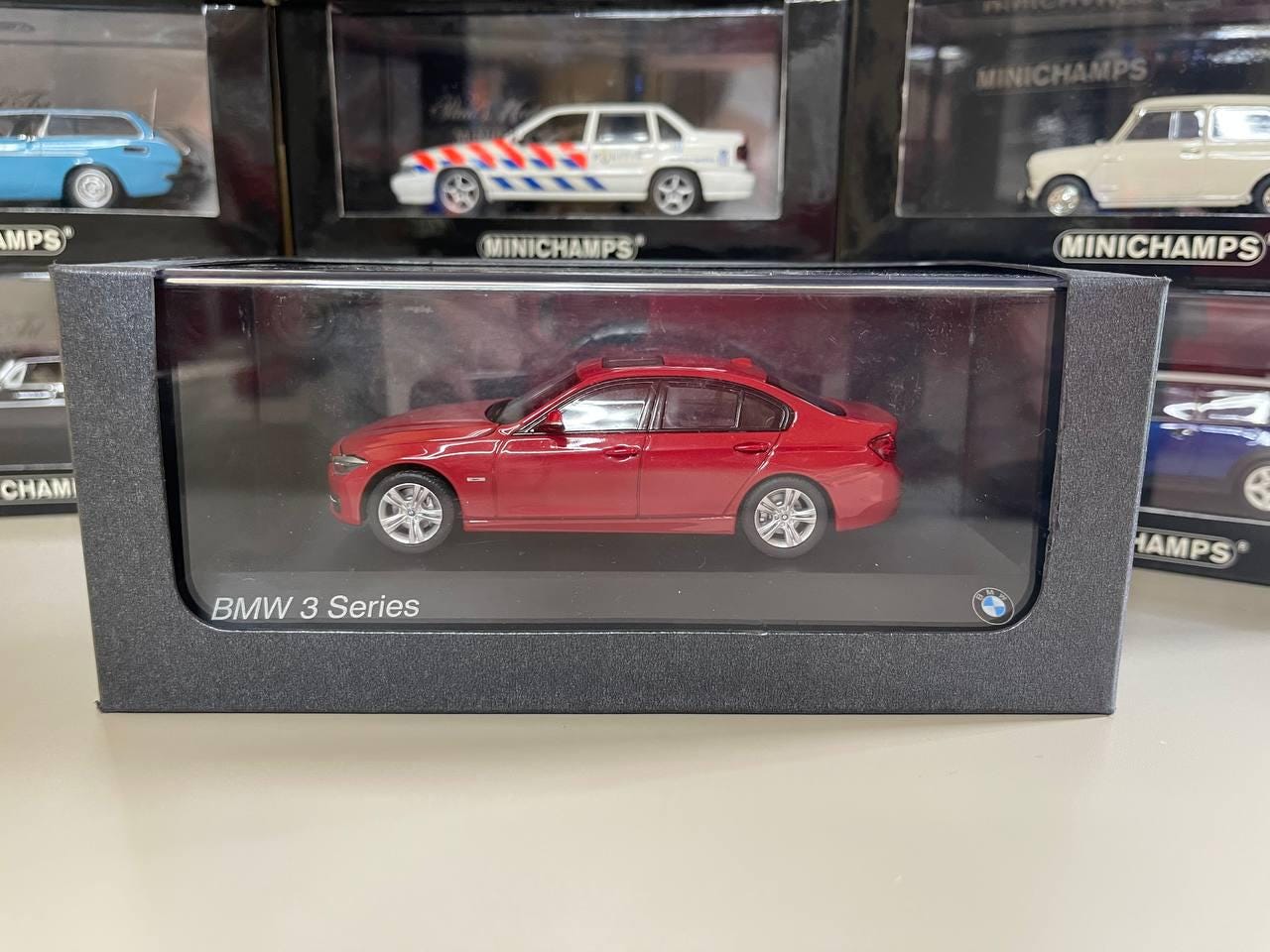 BMW 3 Series 赤 ミニカー 1/43 1/43 Dealer Edition BMW 3