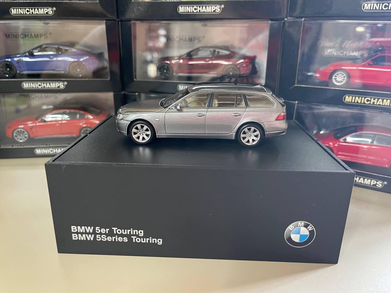 Bmw 5 Series E61 Touring 1:43 Kyosho Gray - Etsy