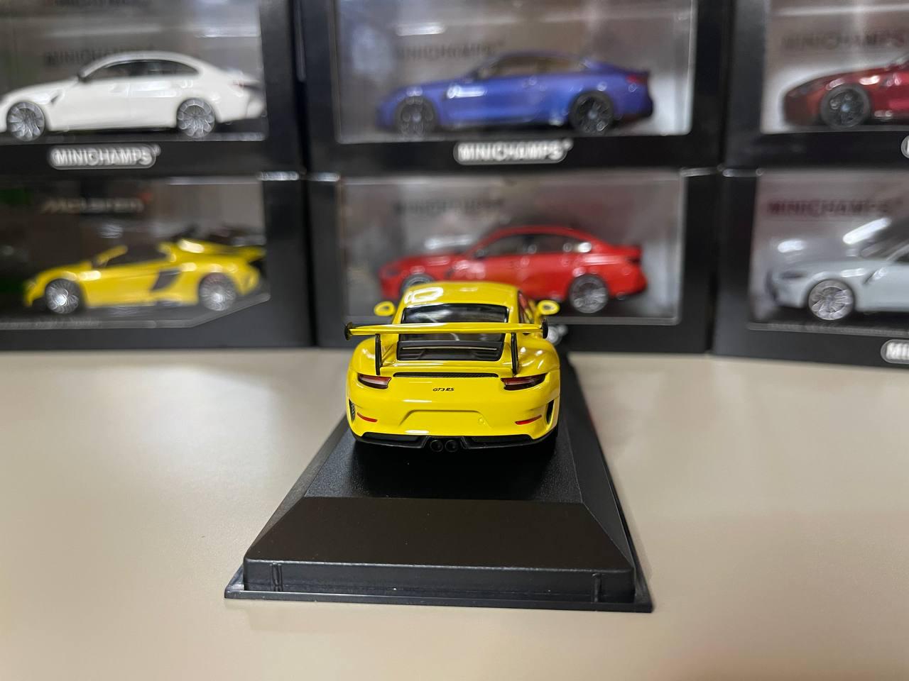 MINICHAMPS Porsche 911 RS 1995 イエロー1/43 MINICHAMPS Porsche 911 RS 1995 イエロー1/43 MINICHAMPS 1/43
