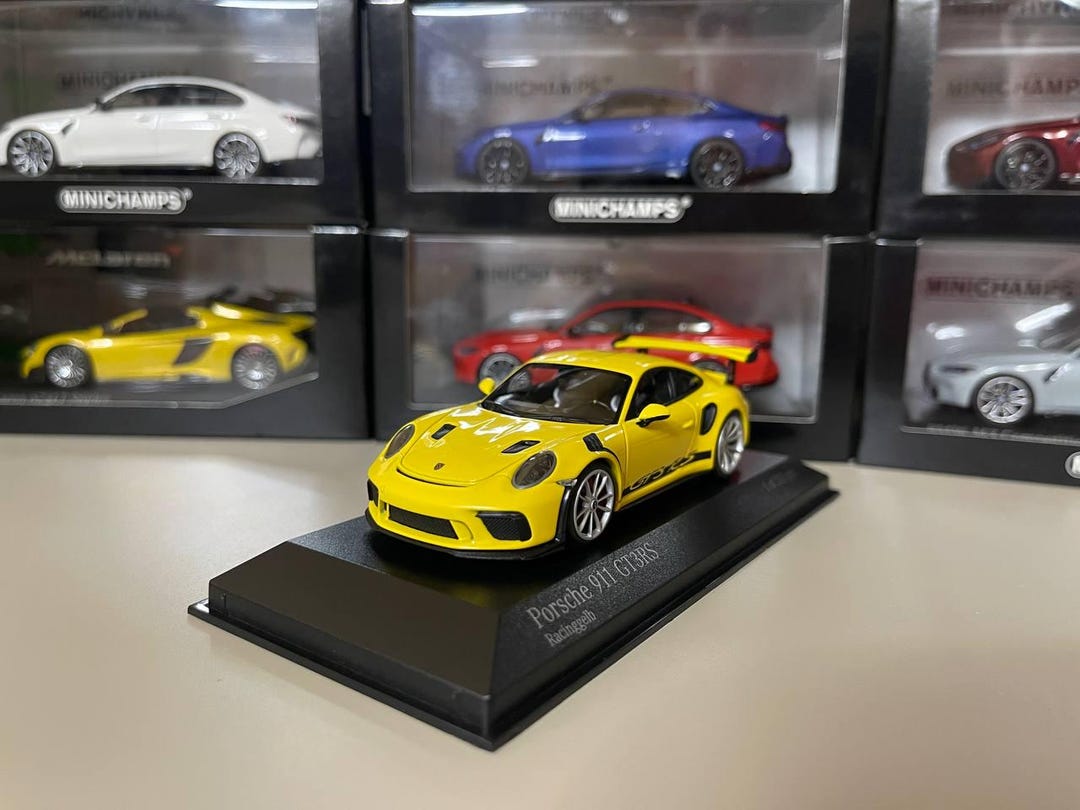 MINICHAMPS Porsche 911 Turbo イエロー　1/43 s-l1200.jpg