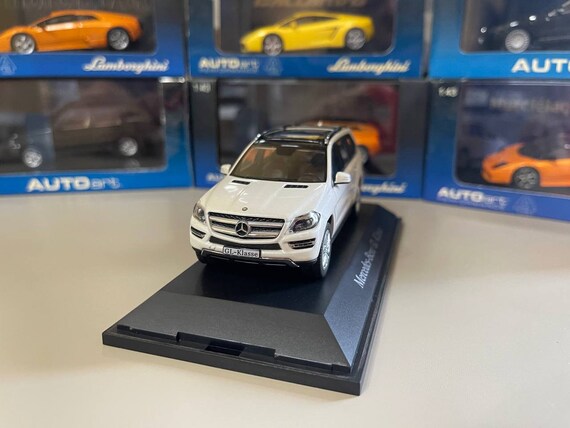 メルセデスベンツ GL Klasse 1:43 ノレブ ホワイト - Etsy 日本