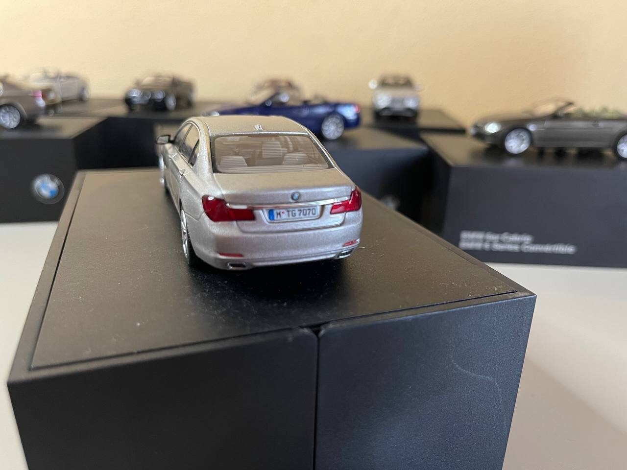 Bmw 7 Series 750 Li F02 1:43 Minichamps - Etsy Bmw 7 Series 750 Li F02 1:43 Minichamps - Etsy