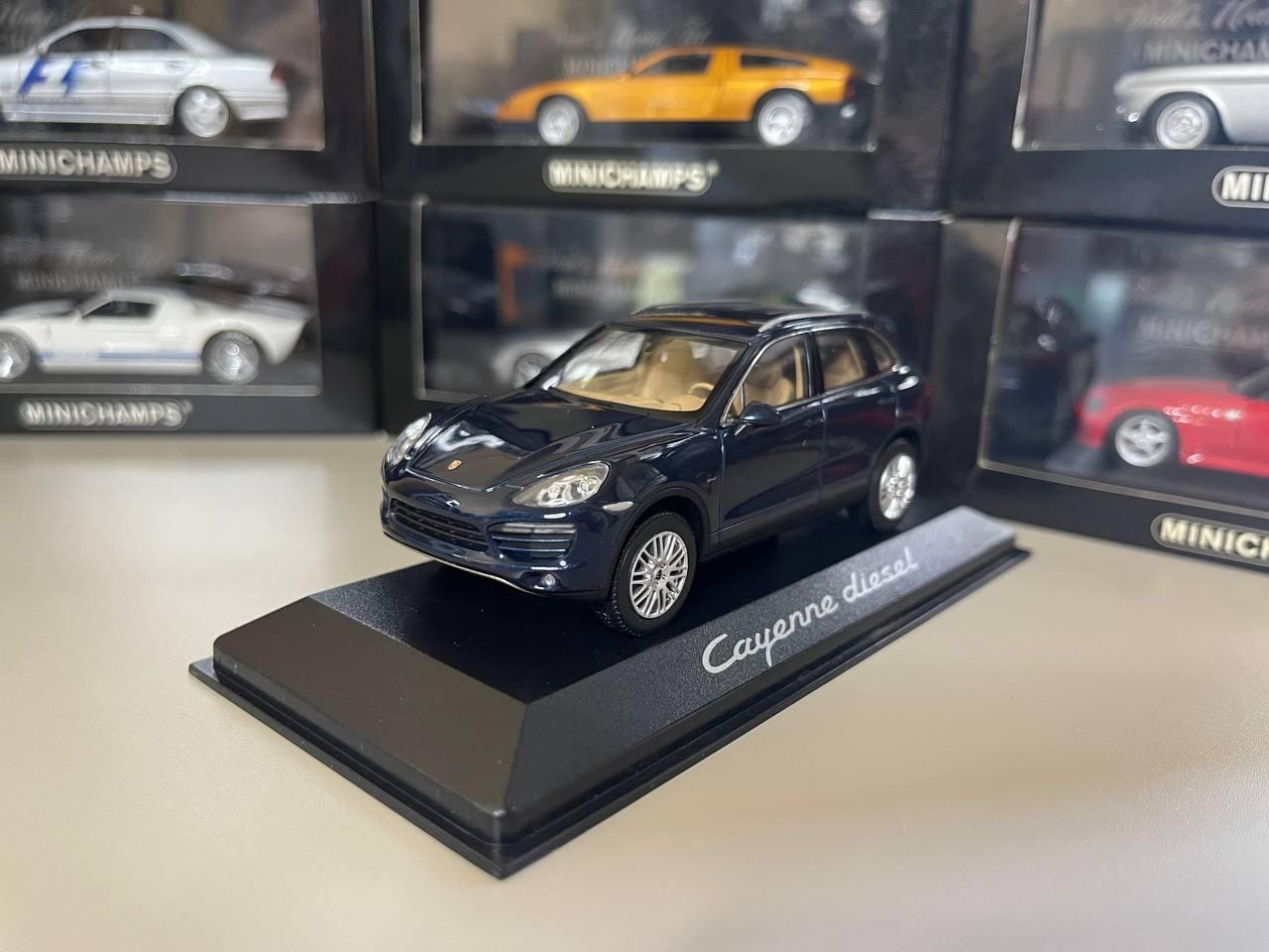 【未開封】MINICHAMPSポルシェCayenne turbo 1/43限定品 楽天市場】【 ポルシェ 純正 】 モデルカー カイエン ターボ 1：43