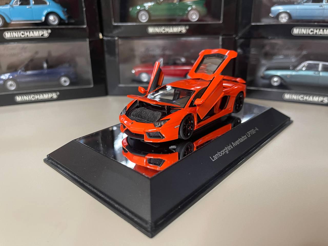 オートアート 1/43 ランボルギーニ アヴェンタドール LP700-4 ランボルギーニ アヴェンタドール Lp 700-4 1:43 オートアート