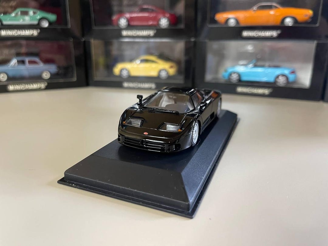 Minichamps 1/43 - Bugatti EB110 Noire