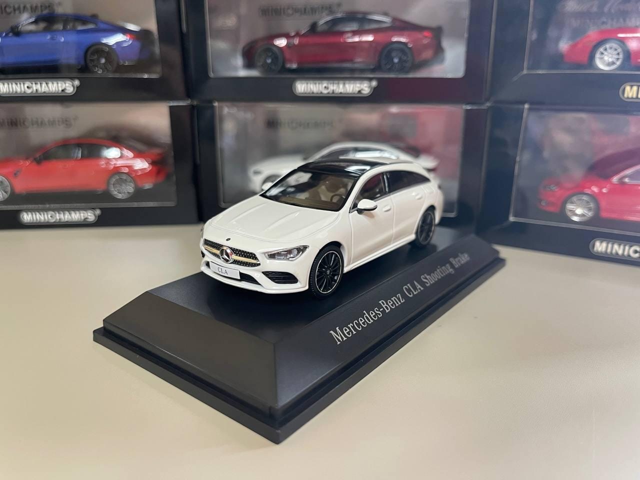 Mercedes Benz CLA Shooting 1:43 Spark White - Etsy