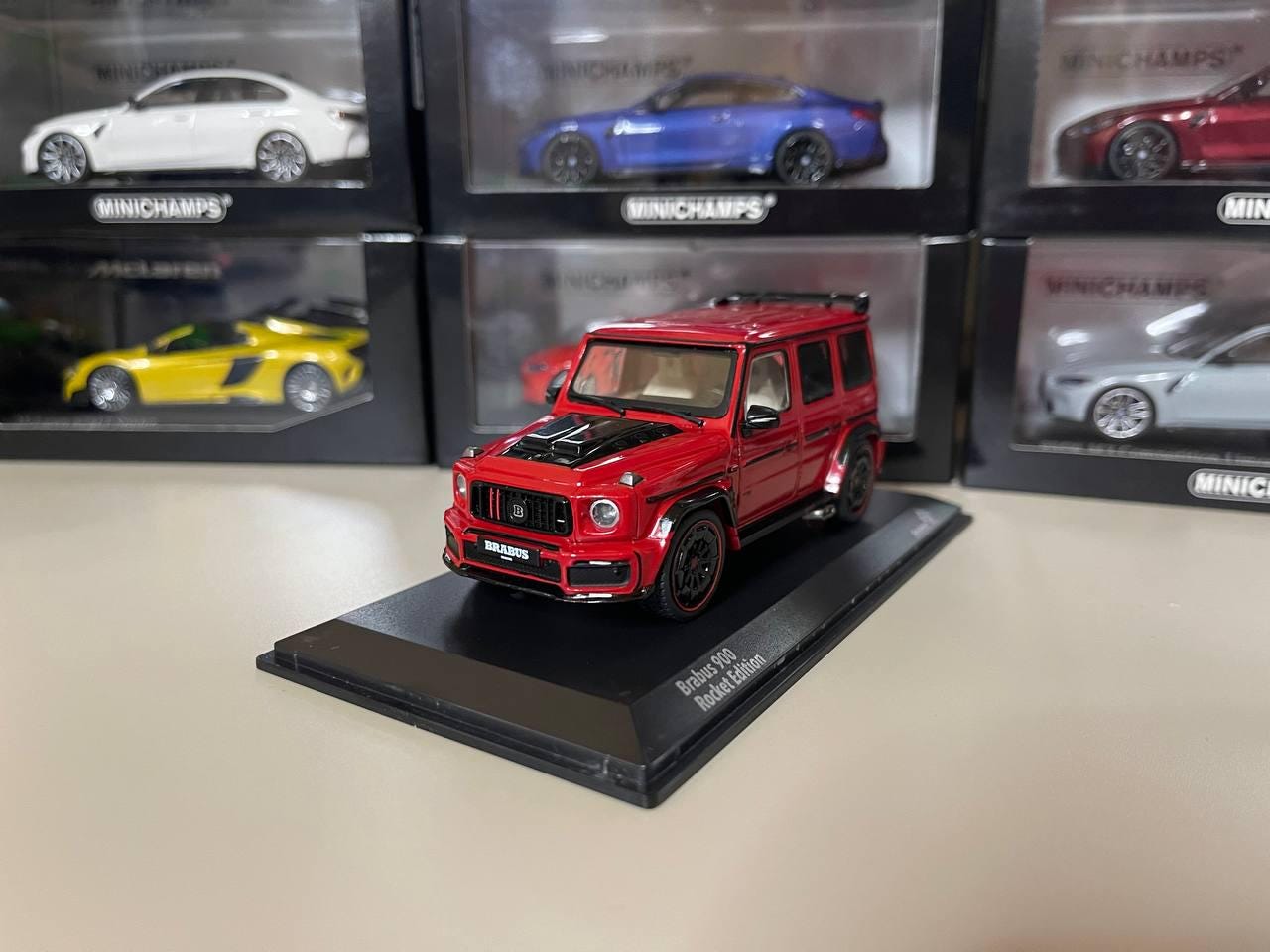 MINICHAMPS シルバー ワゴン 1/43 1/43 オートアート 56111 メルセデス ベンツ Gワゴン LWB 80～90