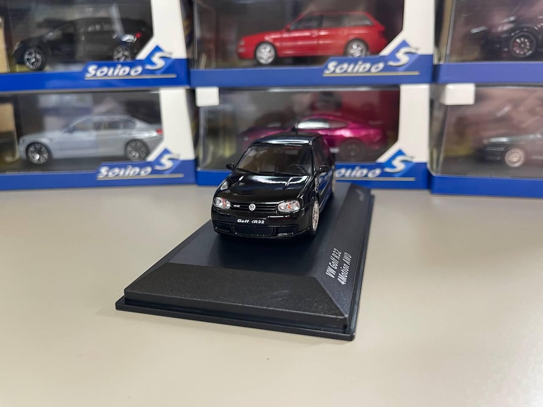 激レア Volkswagen Golf R32 未開封 1/43 Volkswagen Golf 4 R32 1:43 Solido Black - Etsy Norway