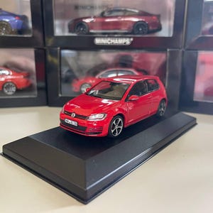 フォルクスワーゲン ゴルフ 7 GTI 1:43 ヘルパ レッド