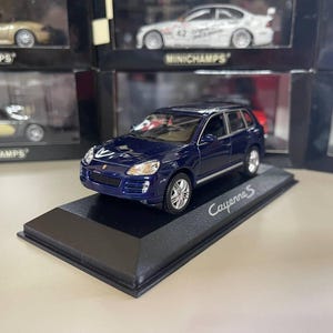 Porsche Cayenne S 1:43 Minichamps blue