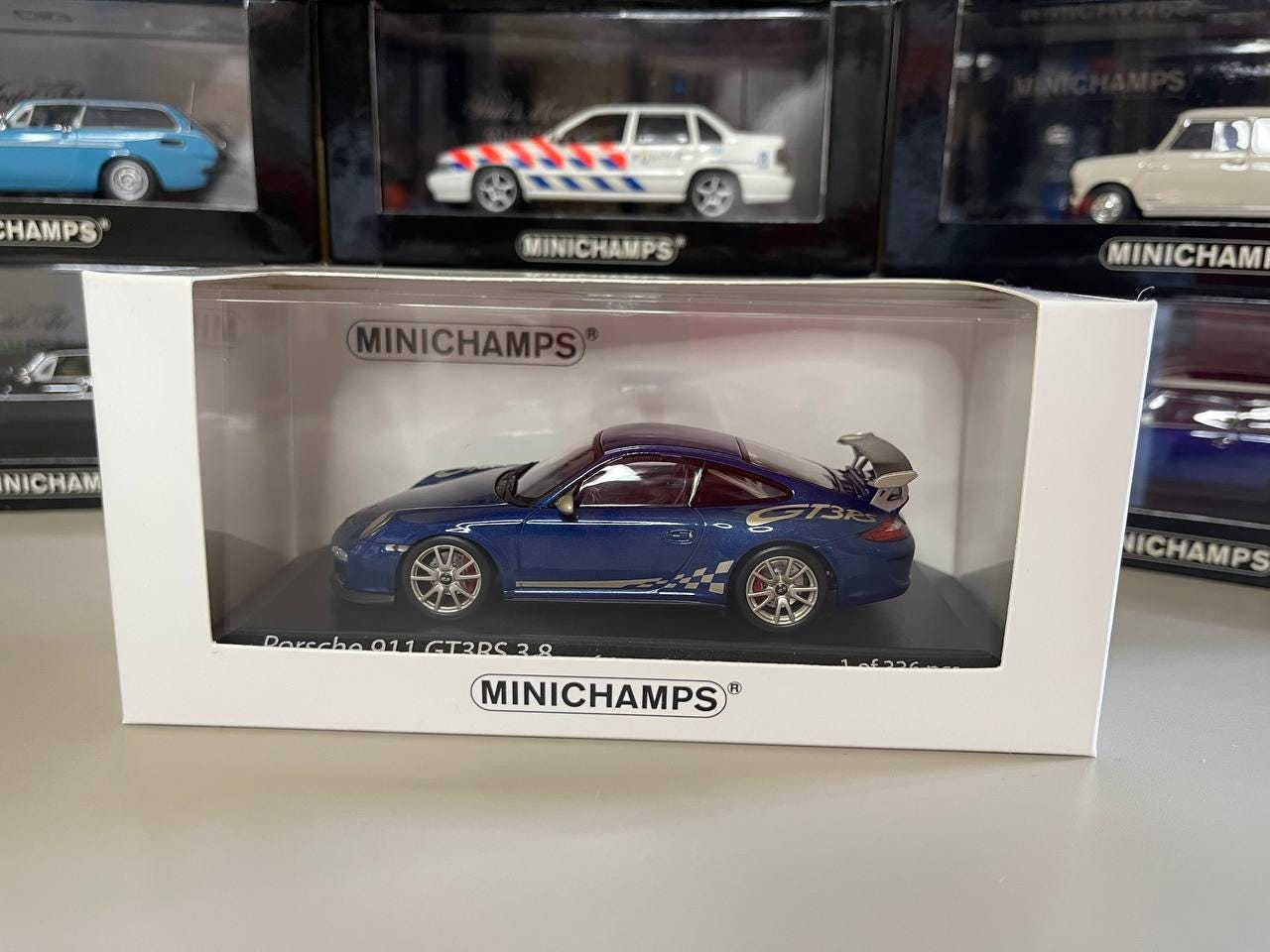 ポルシェ 911 GT3 RS 1:43 ミニチャンプス ブルー - Etsy 日本