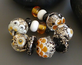 Handmade lampwork bead set |  round beads | All That Glitters  |  SRA  |  artisan glass |  Silke Buechler