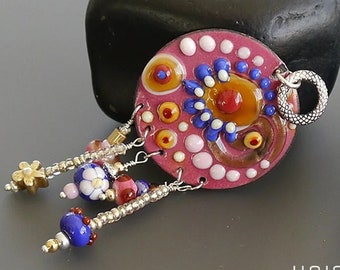 Pendentif fait main avec perle en travail au chalumeau et composant en émail | ARS | verre artisanal | Silke Buechler