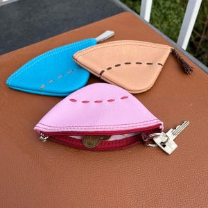 Porte-clés triangulaire en cuir et pochette pour pièces de monnaie fabriqués à la main, organiseur de clés, porte-monnaie à fermeture éclair avec porte-clés, porte-clés avec pochette pour pièces de monnaie