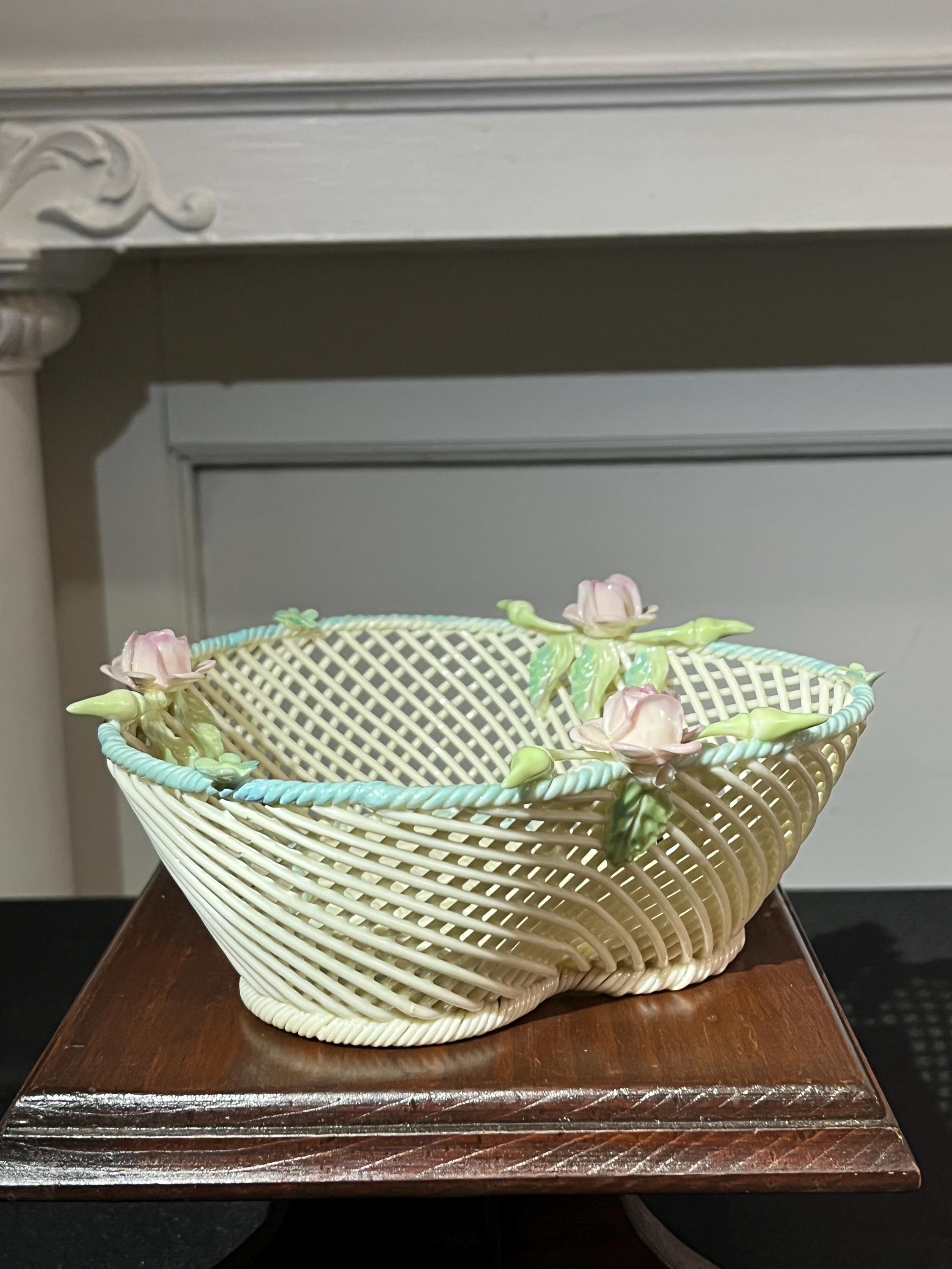 Porcelain Flower フローラルバスケット Porcelain Basket Roses - Etsy