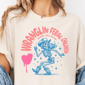 Retro Wranglin&#39; Feral Children Raccoon 90s Western Graphic Shirt,Funny Western Mom Shirt Vintage Western Raccoon Dessert Tee,Mom Gift