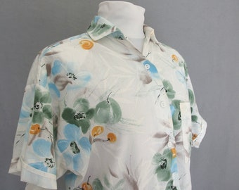 Vintage Floral Camp Shirt, Fits Size 8 - 12, Small to Medium R12