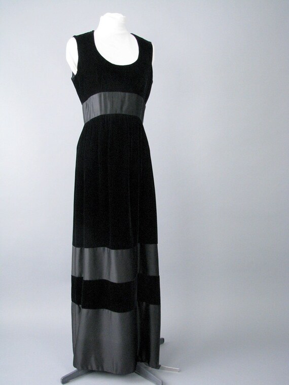 Vintage 1960's Black Velvet Party Prom Dress Form… - image 3