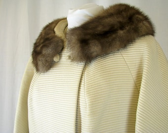Vintage 1950's Fur Collared Ivory Winter Coat, Fits Size 16, Large