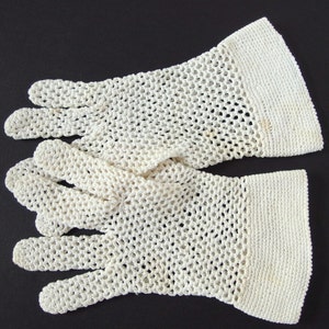 Vintage Gloves - Ivory Crocheted Dress Gloves, Size 6 - 6.5