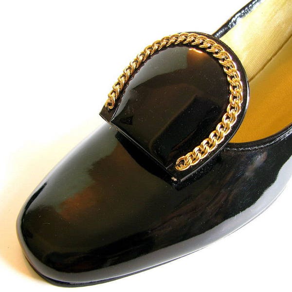 Vintage 1960s / 1970s Black Patent Vinyl And Leather Pumps with Buckle, Size 9 Narrow Shoes, Heels