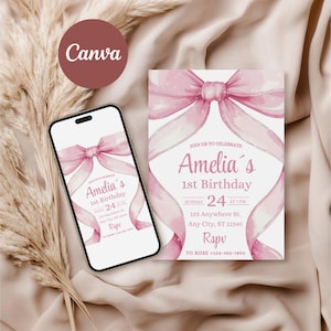 Puede incluir: Una invitación de cumpleaños rosa y un teléfono inteligente que muestra el mismo diseño. La invitación y la pantalla del teléfono presentan un lazo de acuarela y el texto "1er cumpleaños de Amelia" con los detalles del evento. El logotipo de Canva está en la parte superior izquierda.