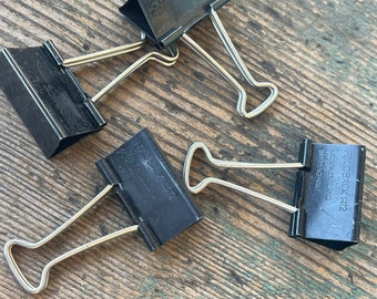 Single Vintage British Industrial Fold Back Bulldog Office Clips, Rust and Patina, Vintage Office supply, Industrial clip, antique clamp