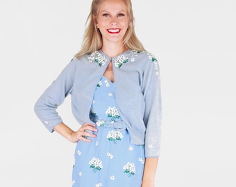 Vestido tubo de lino azul de los años 50 con bordado floral + cárdigan a juego, talla S - Las ganancias se destinan al Save the Manatee Club - Miembro de VFG