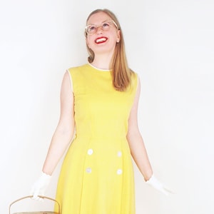1950s Yellow Dress with Big White Button Decoration M - Summery Cotton with White Trim - VFG Member