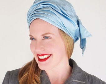 Vintage 60s Christian Dior Velvet Turban Hat, Velvet Teal  display picture 1