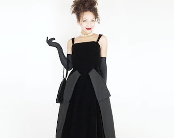 Vestido de terciopelo negro de los años 50 con falda amplia y paneles de contraste llamativos, talla S - Miembro de VFG
