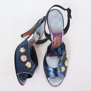 1950s Iridescent Navy High Heel Sling Back Shoes with Celluloid Flowers by Manning Originals US size 6 1/2 M - VFG Member