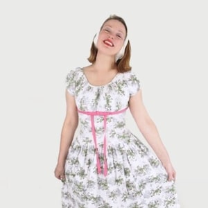 1950s Cotton Piqué Dress - White Floral Print with Pink Bow - Drop Waist - M - VFG Member