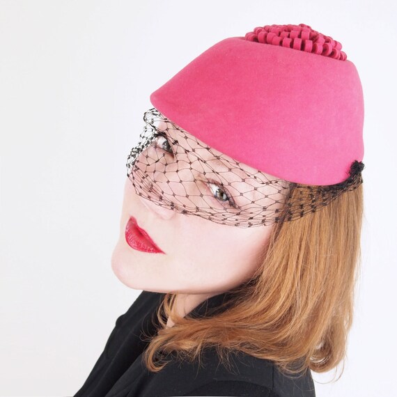 60s Rose Pink Fur Felt Hat with Loopy Top and Bla… - image 4
