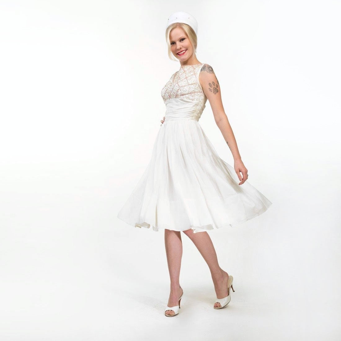 1960S White Chiffon Full Skirt Dress With Pink Lattice Sequined Bodice Xs - Vfg Member