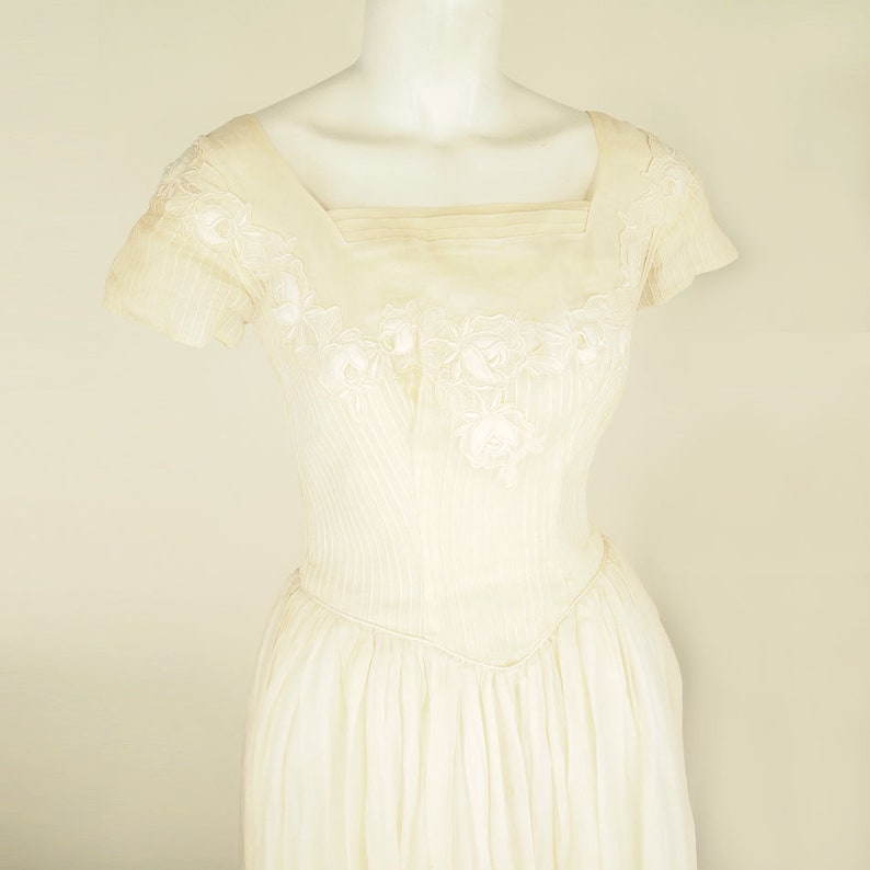 50s Cream Cotton Organdy Long Wedding Gown with Rose Appliques S