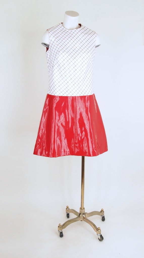 60s White & Red Shiny Patent Vinyl Dropped Waist … - image 3