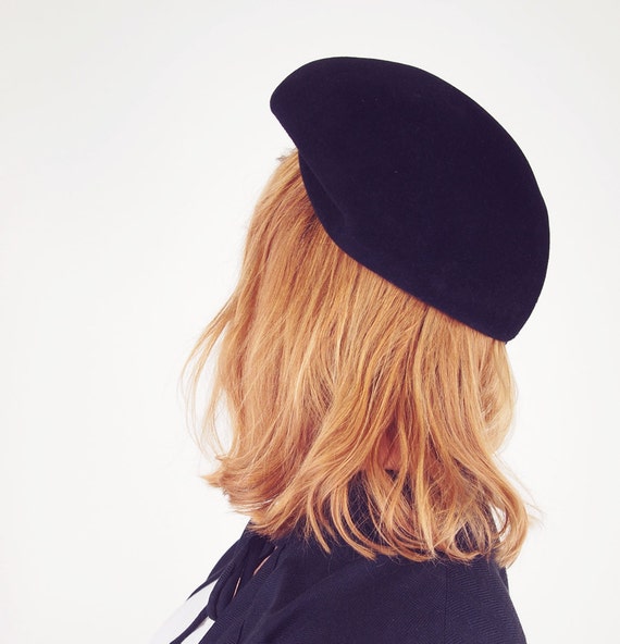 50s Black Wool Felt Stylized Beret with Red, Blue… - image 3