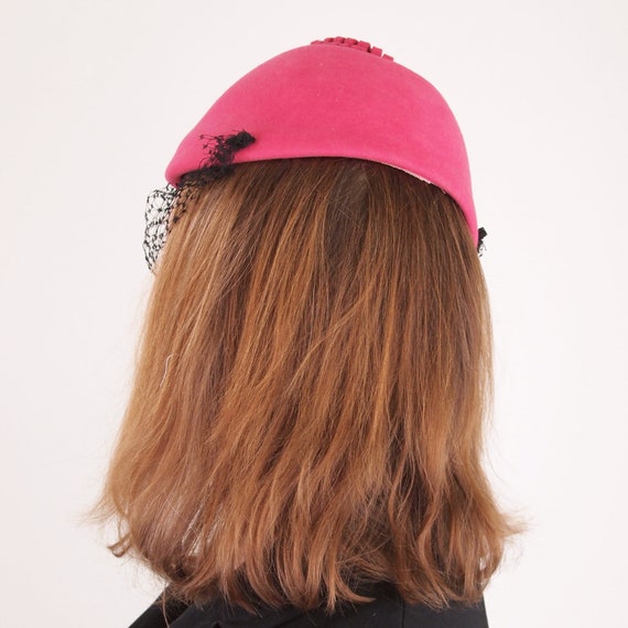 60s Rose Pink Fur Felt Hat with Loopy Top and Bla… - image 3