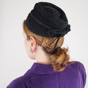 50s Charcoal Grey Wool Felt Hat with Sparkling Arrow, Black Trim & Bow VFG image 3