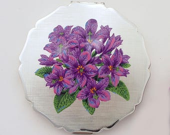 Estojo de maquiagem Stratton prateado dos anos 1960 com esmalte violeta – Espelho, esponja e bolsa original – Membro VFG