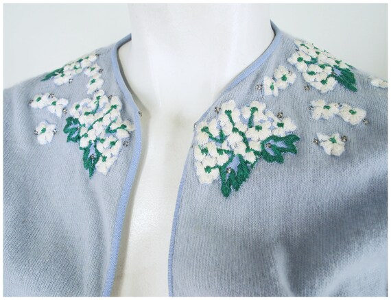 50s Blue Linen Sheath Dress with Flower Embroider… - image 3