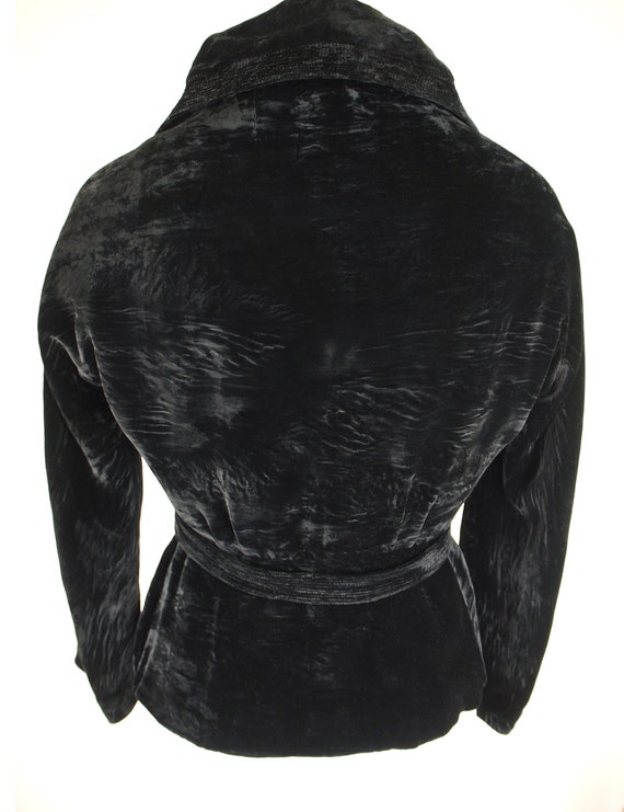 30s Black Silk Crushed Velvet Belted Jacket - Lou… - image 5