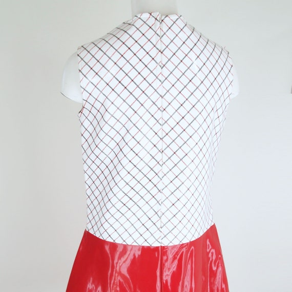 60s White & Red Shiny Patent Vinyl Dropped Waist … - image 6